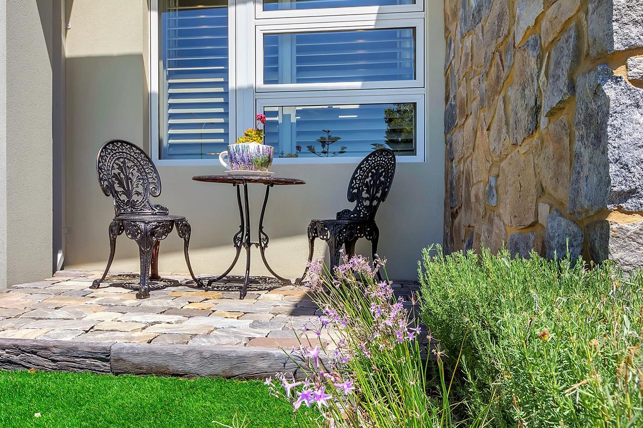 Lavender Manor Bnb Bed & Breakfast Alkimos Exterior photo